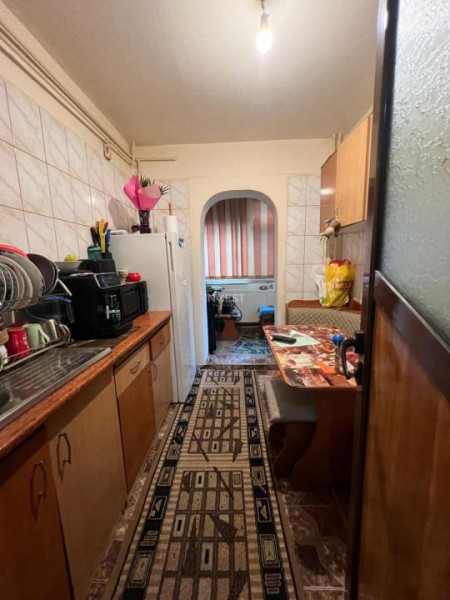 Apartament 2 camere decomandat-Podul de Fier-bloc 1982