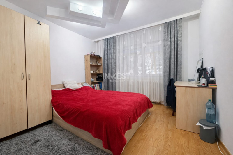 Apartament de vanzare, 3 camere, decomandat, zona Moara de Foc, Iasi