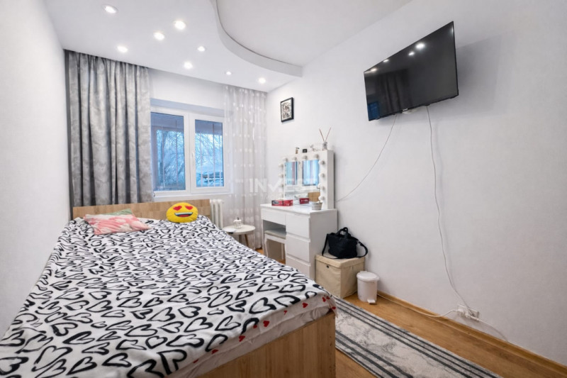 Apartament de vanzare, 3 camere, decomandat, zona Moara de Foc, Iasi