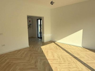 CASA INDIVIDUALA, 4 CAMERE, 2 BAI SI POD, MALL MOLDOVA