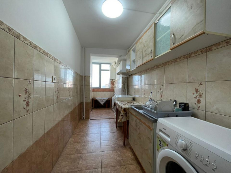 Apartament de inchiriat, 3 camere, decomandat, zona Podu Ros, Iasi