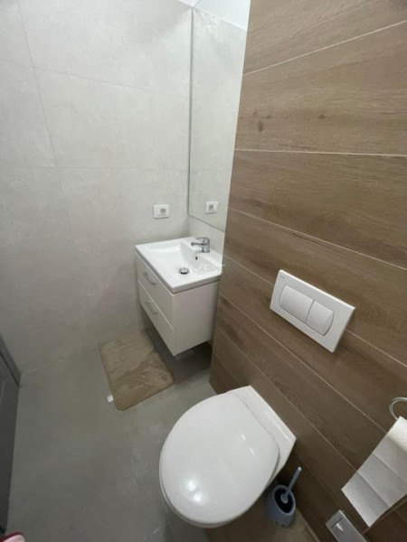 APARTAMENT 3 CAMERE-ETAJ 1-DECOMANDAT