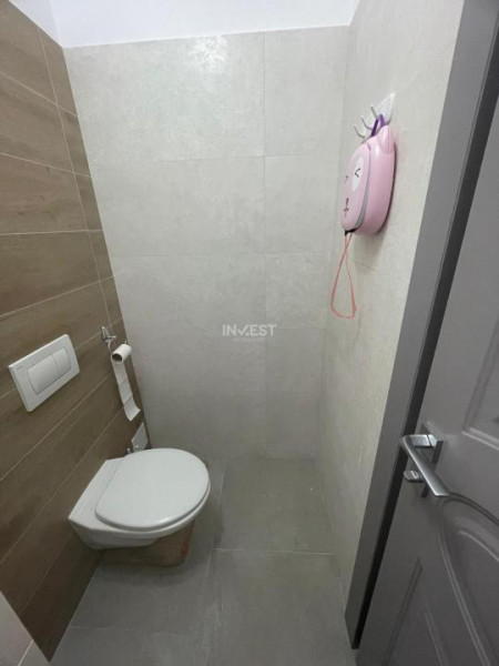 APARTAMENT 3 CAMERE-ETAJ 1-DECOMANDAT
