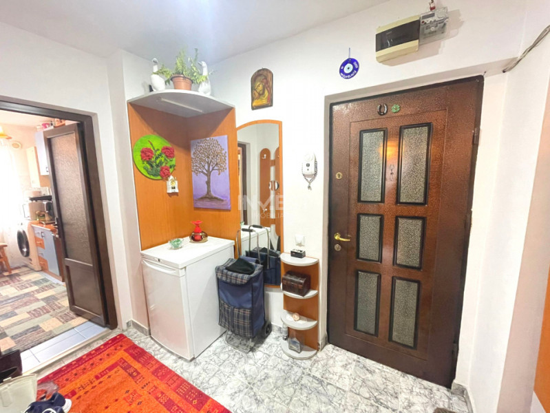 Apartament 2 camere decomandat-Podu Ros-bloc fara risc