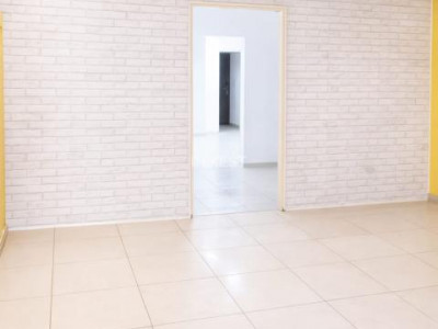 Închiriez spațiu comercial 80 mp zonă Belvedere Nicolina