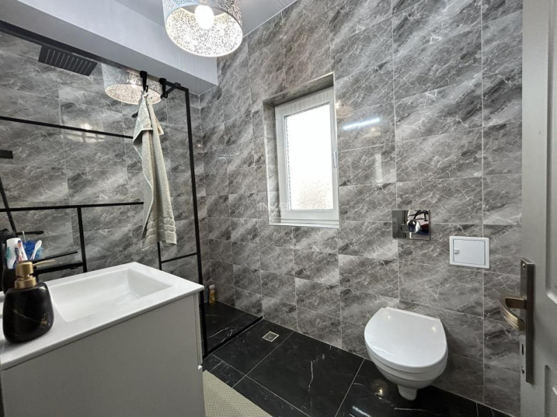 Casa individuala, 5 camere, 3 bai, utilata. Zona Bucium- Plopii Fara Sot, IASI