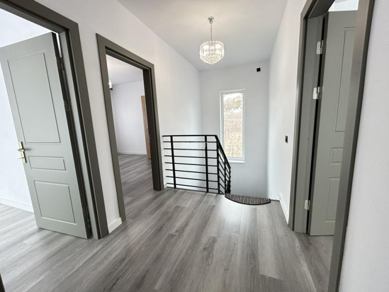 Casa individuala, 5 camere, 3 bai, utilata. Zona Bucium- Plopii Fara Sot, IASI