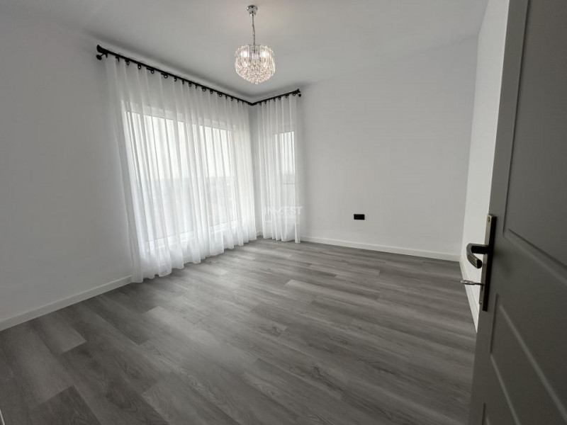 Casa individuala, 5 camere, 3 bai, utilata. Zona Bucium- Plopii Fara Sot, IASI