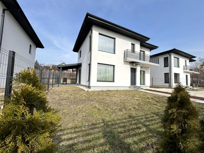 Casa individuala, 5 camere, 3 bai, utilata. Zona Bucium- Plopii Fara Sot, IASI