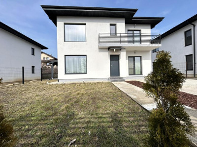 Casa individuala, 5 camere, 3 bai, utilata. Zona Bucium- Plopii Fara Sot, IASI