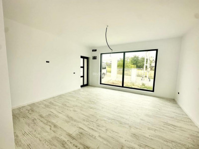 CASA INDIVIDUALA, 4 CAMERE, 2 BAI , 540 mp teren, MIROSLAVA-VALEA URSULUI