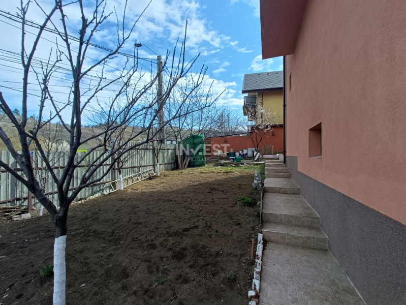 Casa 5 camere-strada principala - Tomesti