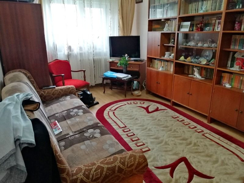 Apartament 2 camere - Dacia  etaj intermediar