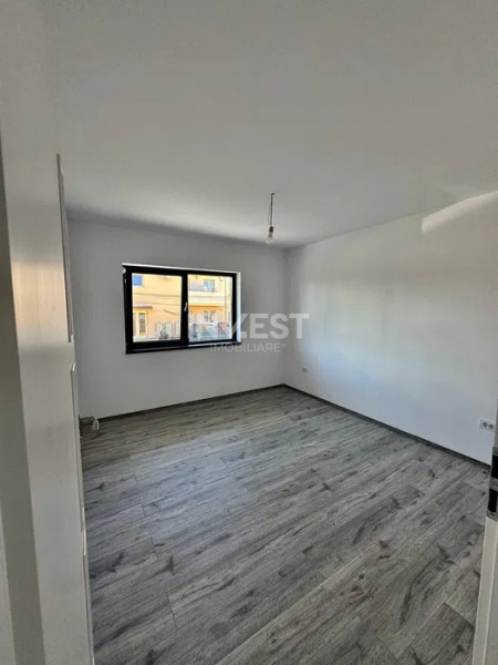 VILA SEMI-SINGLE , 4 CAMERE, DOUA BAI, MAGAZIE, 110 MP UTILI , HORPAZ