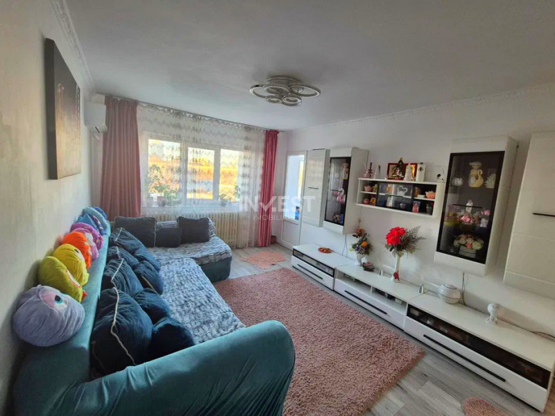 Apartament 3 camere-Podu Ros-Liceul Emil Racovita