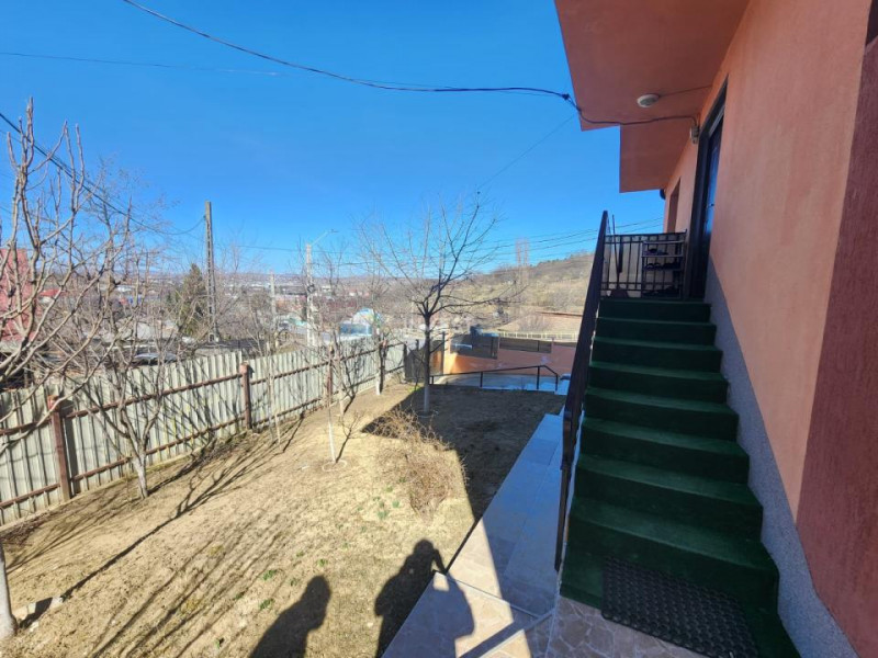 CASA INDIVIDUALA , ZONA TOMESTI, 5 CAMERE