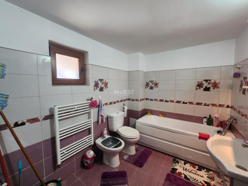 CASA INDIVIDUALA , ZONA TOMESTI, 5 CAMERE