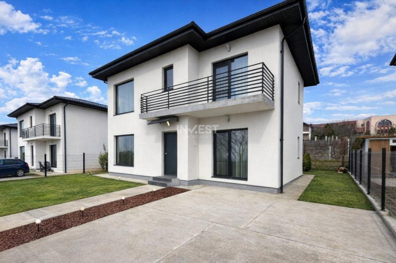 Vilă cu 5 camere și 3 băi situată în Bucium - Iași