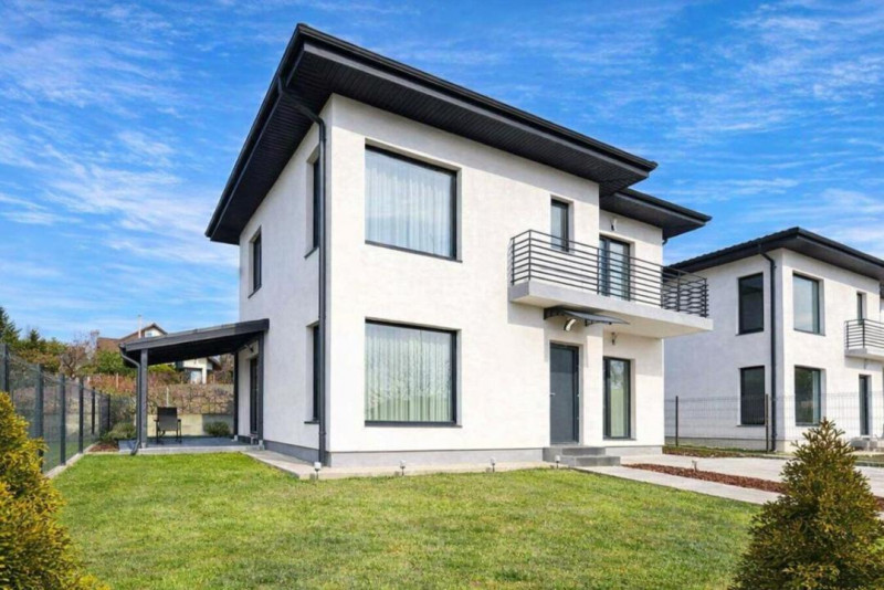 Vilă cu 5 camere și 3 băi situată în Bucium - Iași