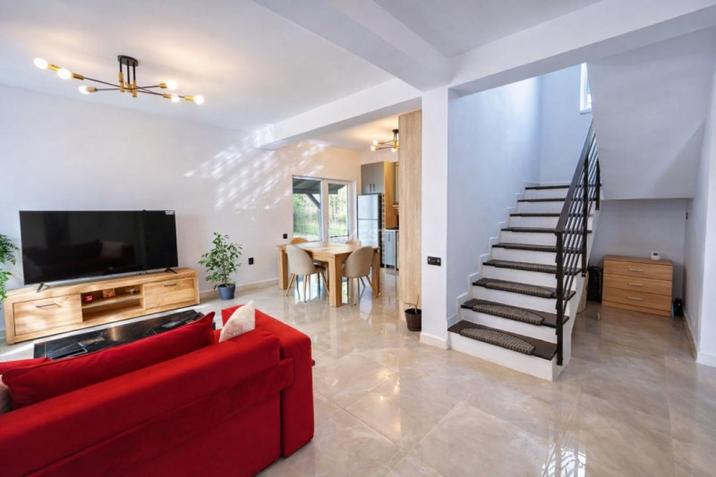 Vilă cu 5 camere și 3 băi situată în Bucium - Iași