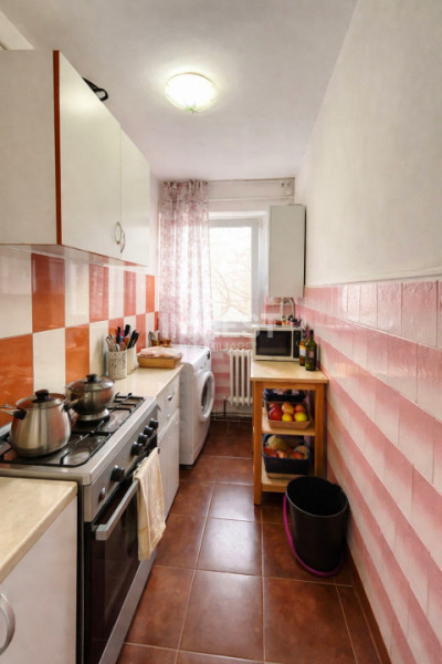 Apartament 2 camere-Mircea cel Batran-etaj 2-bloc fara risc