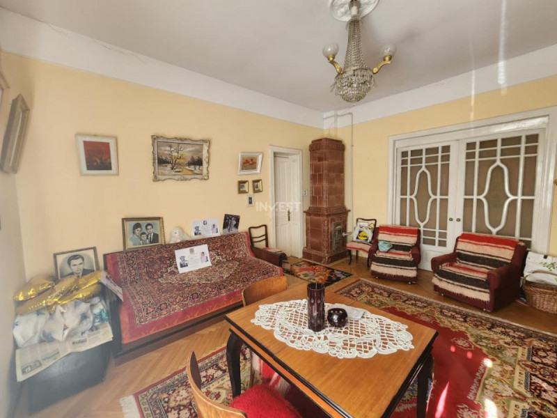 CASA CENTRU IASI, 7 CAMERE,  143 MP UTILI, 22 MP BECI, MAGAZIE SI GARAJ