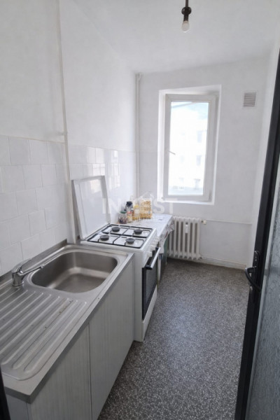 Apartament 2 camere, decomandat, etaj intermediar, Parcul Voievozilor!