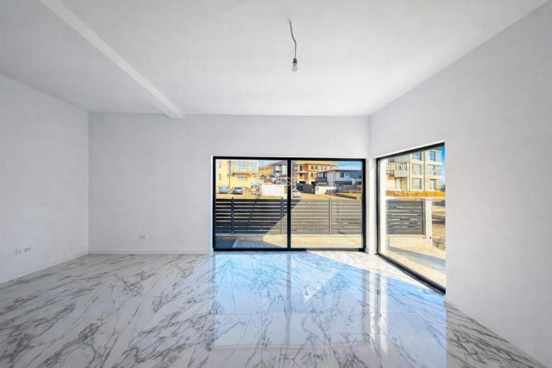 Casă cu 4 camere și 2 băi, gata de mutare, de vânzare în Bucium - Iași