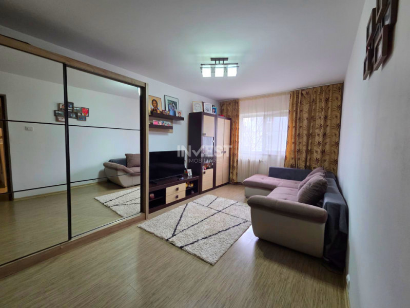 Apartament 2 camere- Decomandat- Etaj intermediar