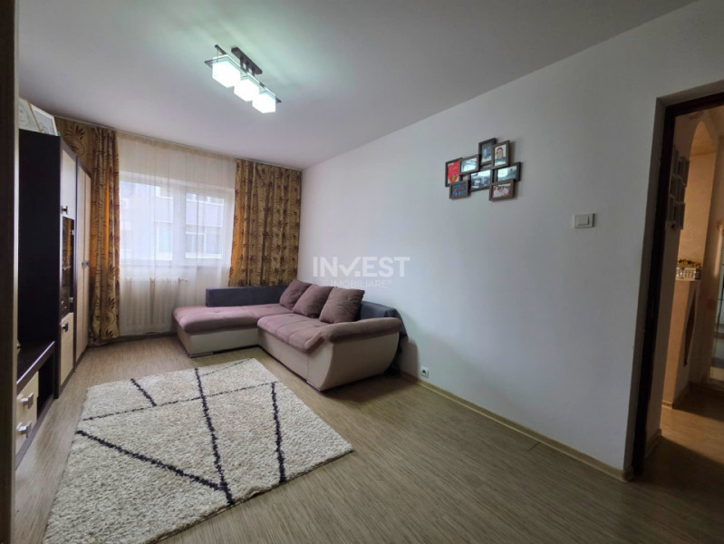 Apartament 2 camere- Decomandat- Etaj intermediar