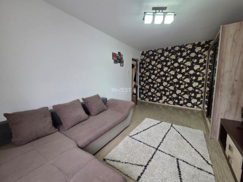 Apartament 2 camere- Decomandat- Etaj intermediar