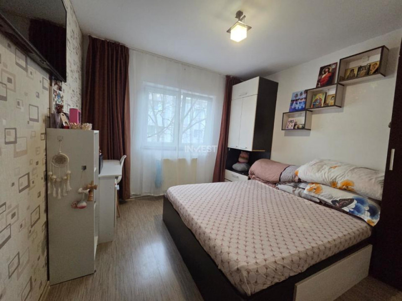 Apartament 2 camere- Decomandat- Etaj intermediar