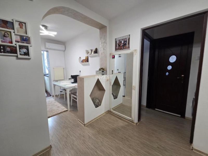 Apartament 2 camere- Decomandat- Etaj intermediar