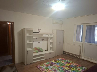 Apartament 3 camere-Zimbru
