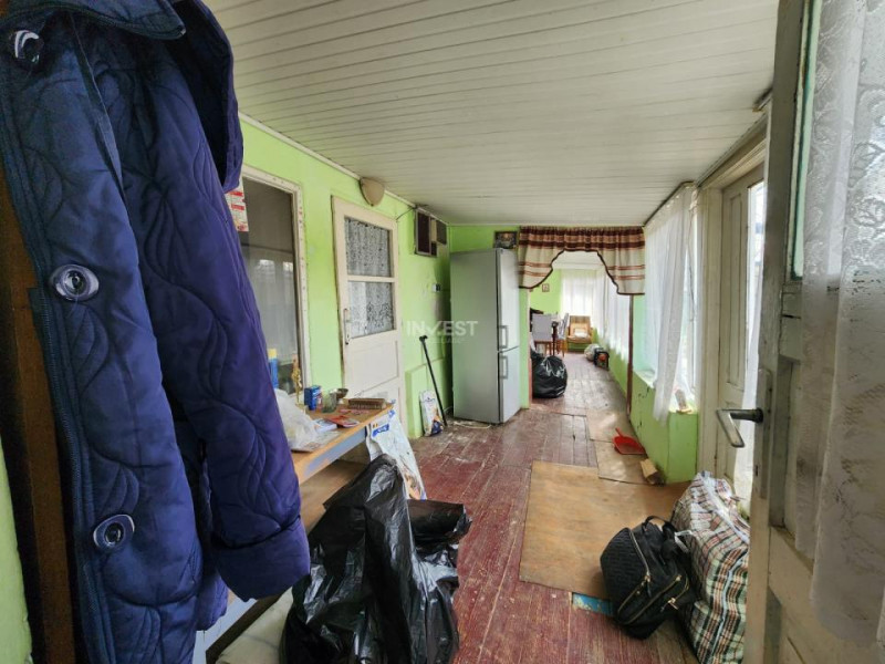 CASA VOINESTI, 1600 MP TEREN