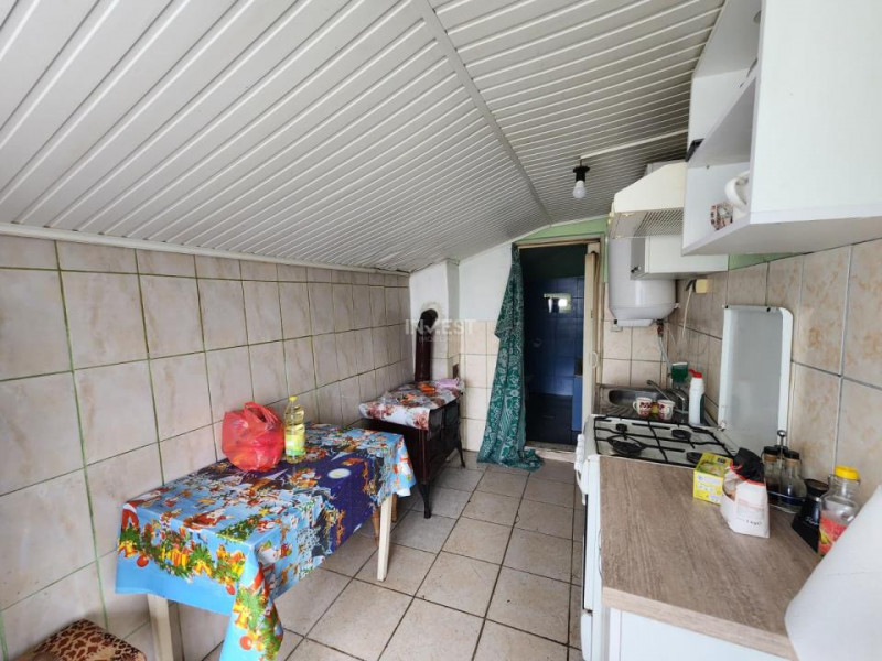 CASA VOINESTI, 1600 MP TEREN