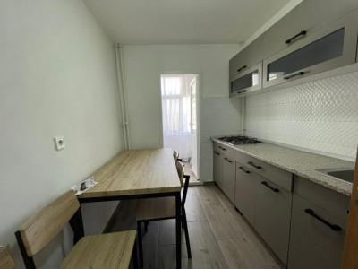 Apartament de vanzare, 2 camere, decomandat, zona Canta - Profi, Iasi