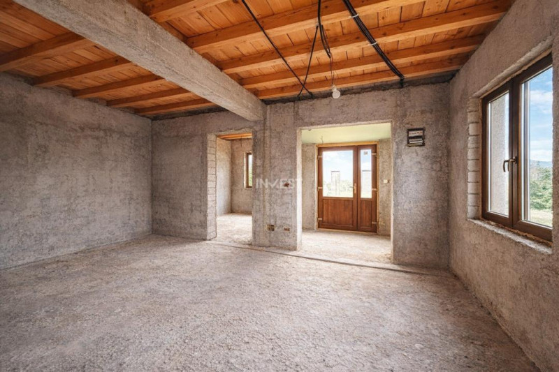 Casă tip duplex de vânzare 380 MP teren, zona Vișani - IAȘI, COMISION 0%