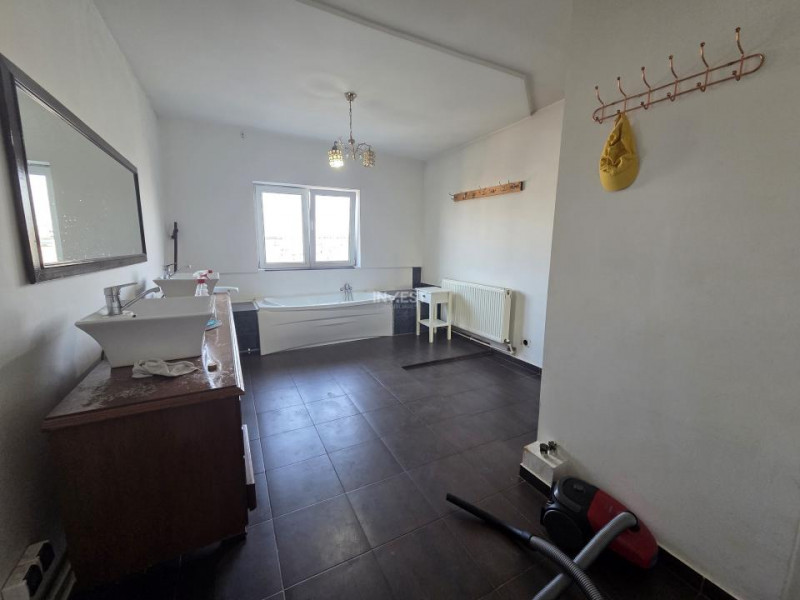 Apartament 4 camere-decomandat-Dacia