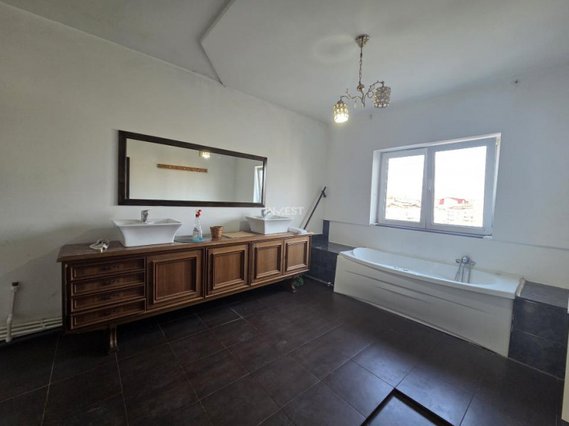 Apartament 4 camere-decomandat-Dacia