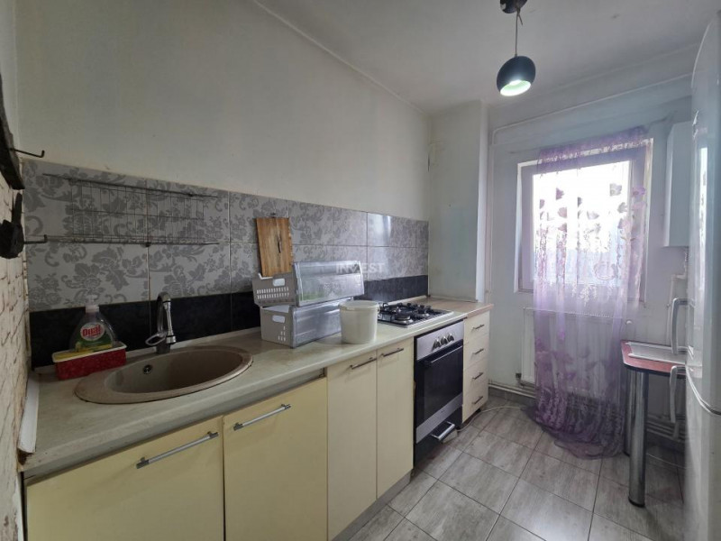 Apartament 4 camere-decomandat-Dacia