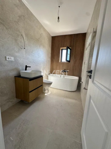 DUPLEX 3 CAMERE, 2 BAI, 250 MP TEREN, VOROVESTI-MIROSLAVA