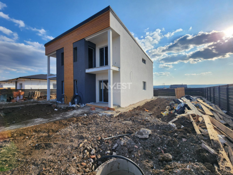 DUPLEX 3 CAMERE, 2 BAI, 250 MP TEREN, VOROVESTI-MIROSLAVA