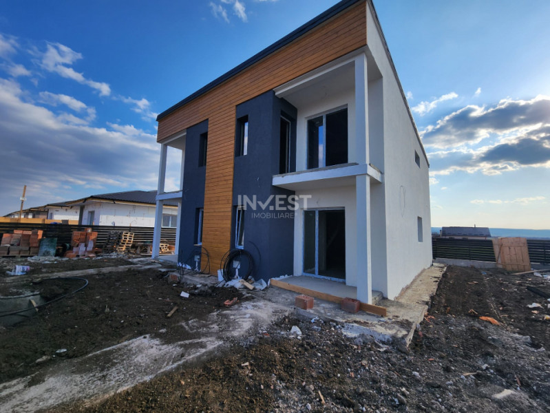 DUPLEX 3 CAMERE, 2 BAI, 250 MP TEREN, VOROVESTI-MIROSLAVA