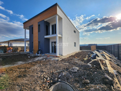 DUPLEX 3 CAMERE, 2 BAI, 250 MP TEREN, VOROVESTI-MIROSLAVA