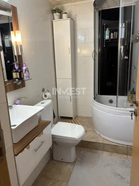 Apartament 2 camere, decomandat, Nicolina, etaj intermediar