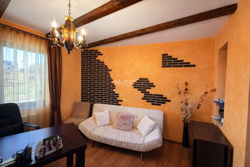 Vilă cu 7 camere și 825 mp teren în cartierul Bucium-Iasi