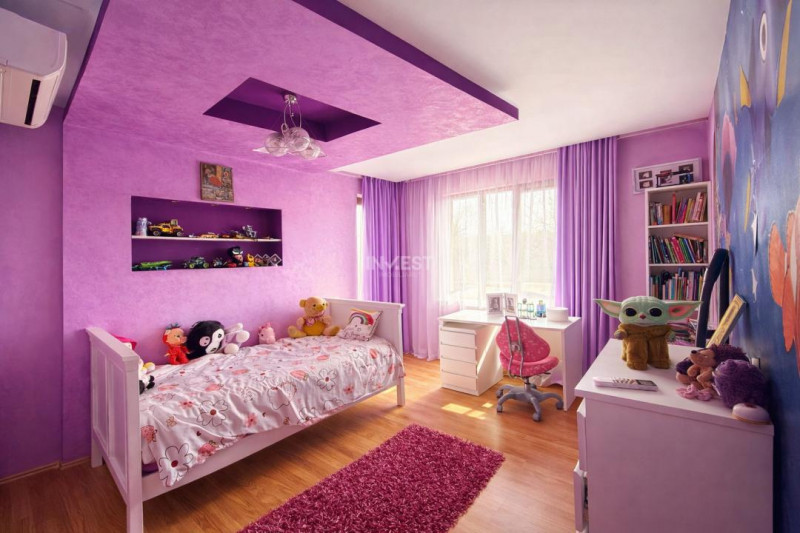 Vilă cu 7 camere și 825 mp teren în cartierul Bucium-Iasi