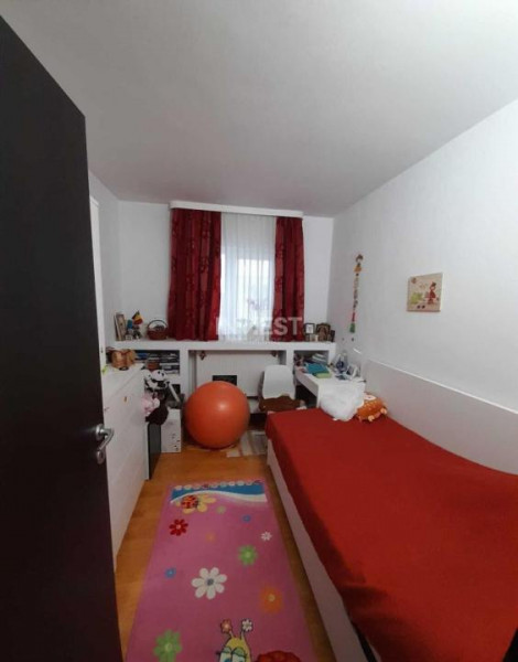 Apartament 3 camere- zona Dacia