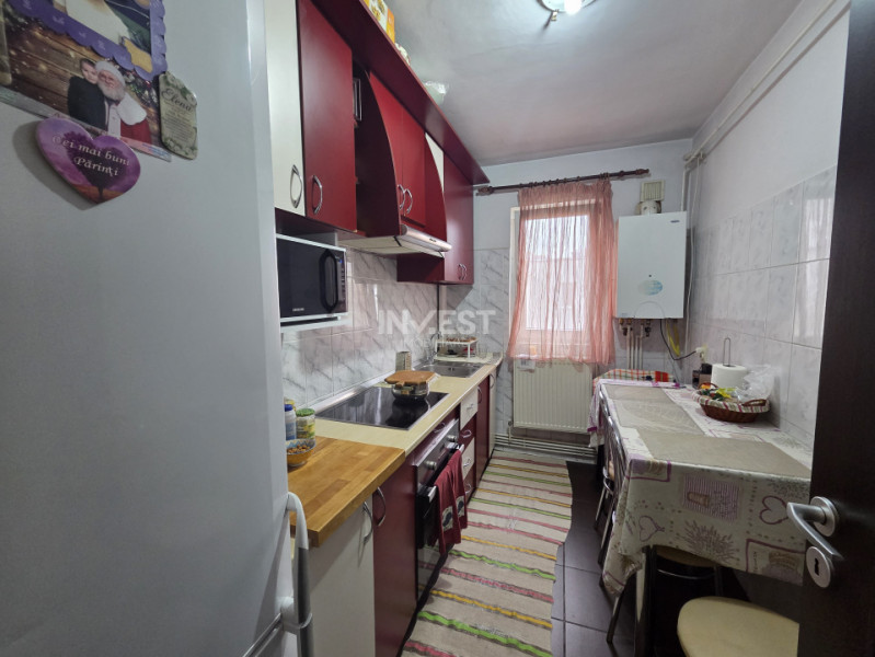 Apartament 3 camere- zona Zimbru